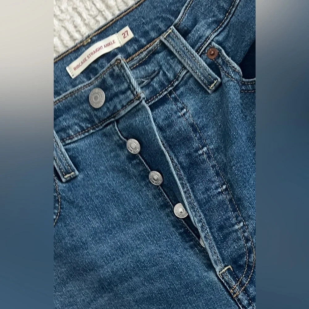 High Rise Blue Jeans - Picture 11 of 12